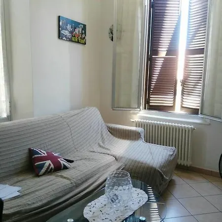 Happy House Guest house *